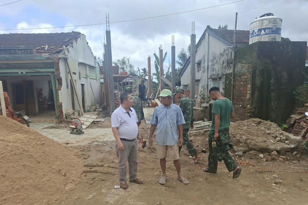 "Chiến dịch Quang Trung"- Bài 2: Khẩn trương dựng nhà mới, trao lại niềm vui cho người dân vùng lũ