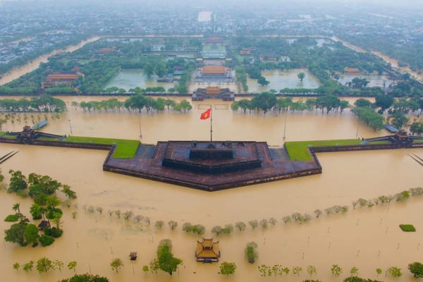 Hỗ trợ bổ sung 100 tỷ đồng cho thành phố Huế khắc phục thiệt hại do mưa lũ
