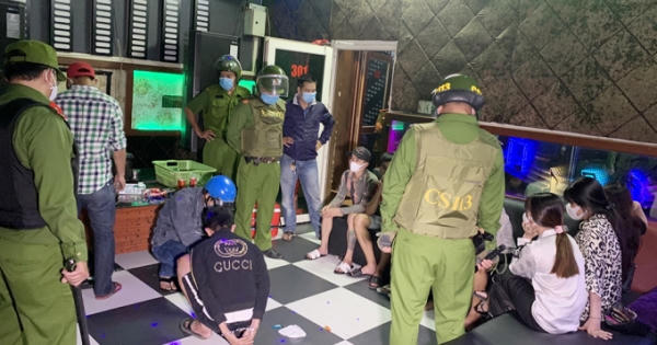 An Giang: Kiểm tra quán Karaoke phát hiện 8 nam, nữ dương tính với ma túy