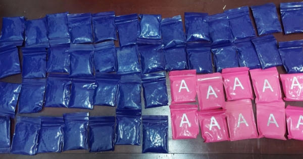 Phá đường dây ma túy xuyên quốc gia tìm thấy 10.000 viên ma túy được chôn trong rừng