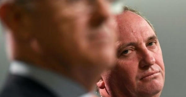 Sau ngoại tình, Phó Thủ tướng Australia 'dính' nghi án quấy rối tình dục