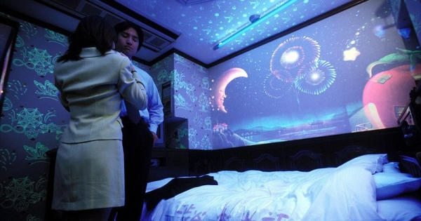 Những cặp đôi trẻ Hong Kong chấp nhận “trút hầu bao” để... có chút riêng tư
