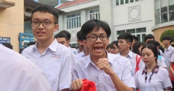 Bộ Giáo dục công bố điểm sàn khối ngành sức khỏe, sư phạm