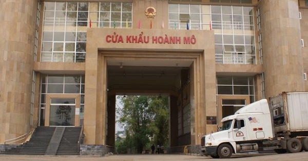 Để hàng lậu “tung hoành” Đồn trưởng Đồn Biên phòng Hoành Mô bị đình chỉ công tác Để hàng lậu “tung hoành” Đồn trưởng Đồn Biên phòng Hoành Mô bị đình chỉ công tác