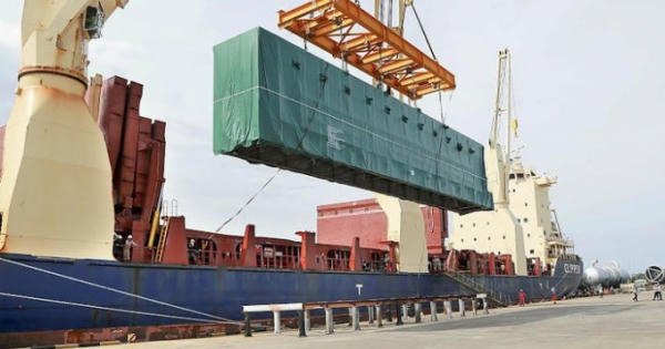 Kim ngạch xuất nhập khẩu cán mốc 100 tỷ USD sau gần 3 tháng Kim ngạch xuất nhập khẩu cán mốc 100 tỷ USD sau gần 3 tháng