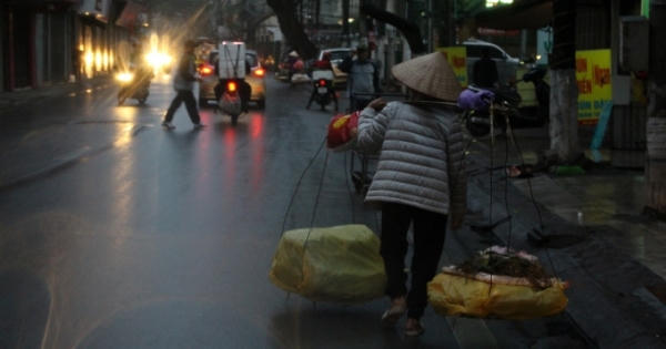 Đượm buồn hình ảnh người phụ nữ không có 8/3