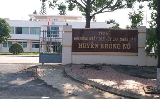 Chủ tịch huyện bị kỷ luật vì đã ký hàng loạt giấy chứng nhận quyền sử dụng đất trái quy định