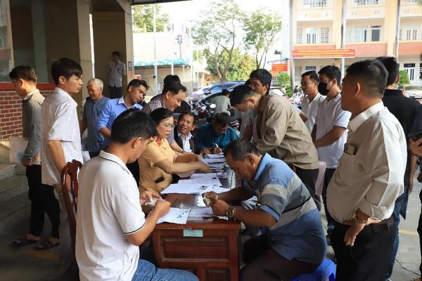 Hơn 1 tuần Công an Đồng Nai tiếp nhận cấp đổi trên 1.200 giấy phép lái xe Hơn 1 tuần Công an Đồng Nai tiếp nhận cấp đổi trên 1.200 giấy phép lái xe