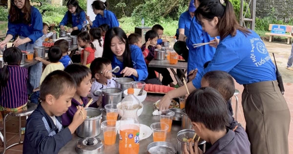 Mùa hè xanh 2023: ‘Ươm mầm trẻ thơ’