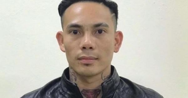 Dùng súng, dao và chất bẩn để uy hiếp con nợ Dùng súng, dao và chất bẩn để uy hiếp con nợ