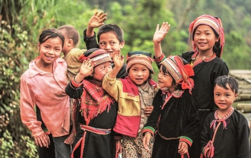 Bảo vệ và phát triển các dân tộc thiểu số rất ít người