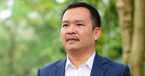 Nam doanh nhân mê đắm hoa hồng và những ngôi nhà sàn Nam doanh nhân mê đắm hoa hồng và những ngôi nhà sàn