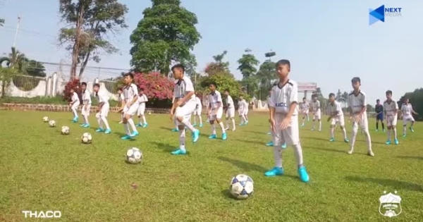 [Clip]: Cầu thủ nhí Học viện HA Gia Lai nhảy điệu rửa tay ngừa dịch COVID-19 cực chất