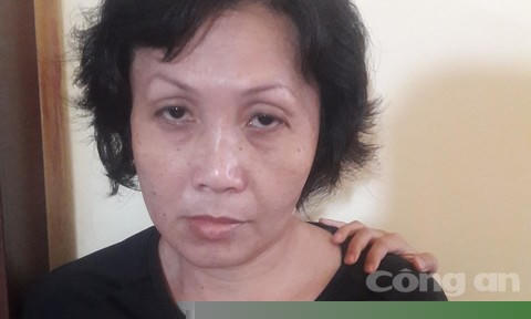 Người phụ nữ dạy con trộm túi tiền của bà cụ bán hàng nước bị bắt khi đang sử dụng mà túy