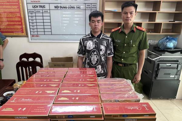 Chặn đứng ô tô chở gần 250 cây thuốc lá lậu từ Móng Cái đi Cao Bằng