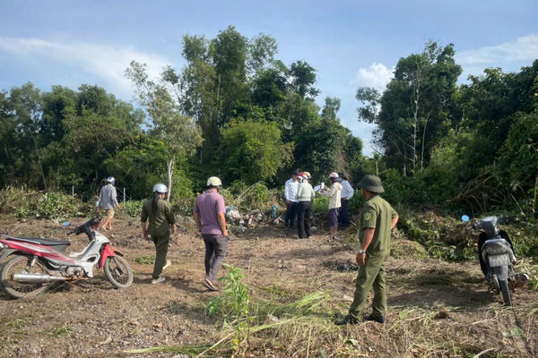 18 hộ dân tự nguyện tháo dỡ tài sản, bàn giao đất cho Dự án nâng cấp, mở rộng cảng hàng không quốc tế Phú Quốc 18 hộ dân tự nguyện tháo dỡ tài sản, bàn giao đất cho Dự án nâng cấp, mở rộng cảng hàng không quốc tế Phú Quốc