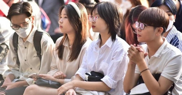 Những phụ huynh… “khác lạ”