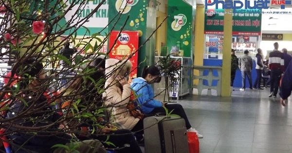 Hà Nội: Dòng người tấp nập về quê ăn tết Hà Nội: Dòng người tấp nập về quê ăn tết