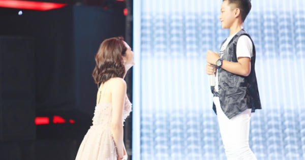 Cậu bé 11 tuổi thần tượng cố nhạc sĩ Trần Lập gây xúc động mạnh khi hát ca khúc "Tâm hồn của đá" Cậu bé 11 tuổi thần tượng cố nhạc sĩ Trần Lập gây xúc động mạnh khi hát ca khúc "Tâm hồn của đá"