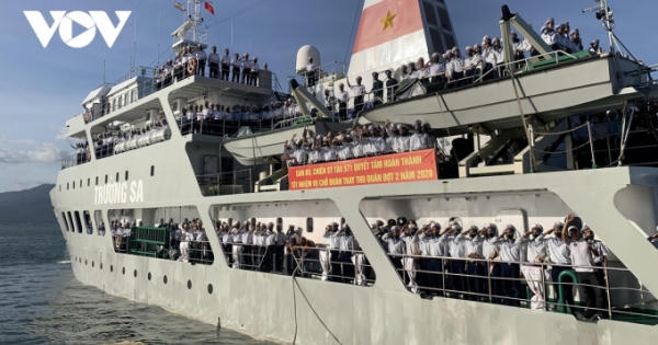 Chở Xuân ra Trường Sa