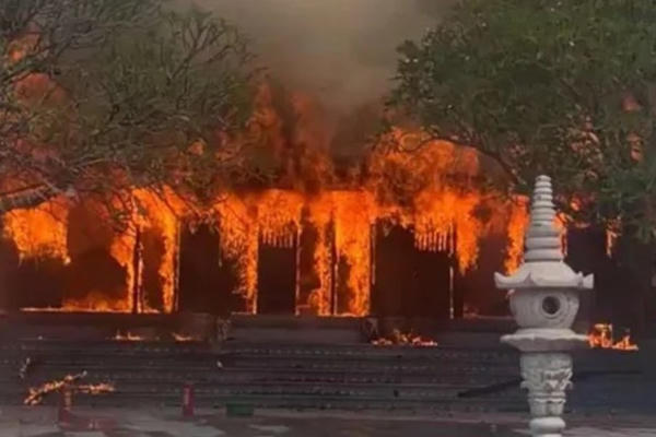 Ngôi chùa hơn 800 năm tuổi ở Phú Thọ bị cháy rụi Ngôi chùa hơn 800 năm tuổi ở Phú Thọ bị cháy rụi