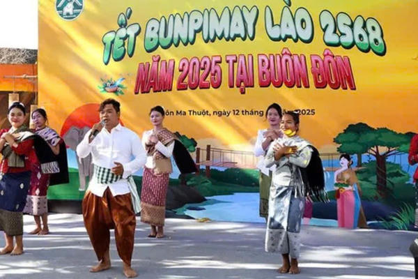Vui đón Tết cổ truyền Bunpimay ở Buôn Đôn