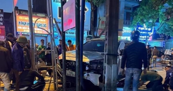 Quảng Ninh: Xế hộp gây tai nạn liên hoàn khiến nhiều người thương vong