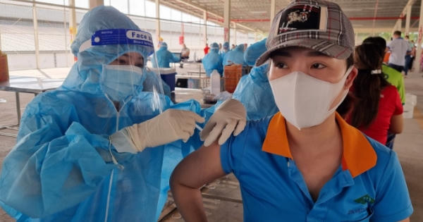 Bệnh viện Đa khoa Đồng Nai xung kích đẩy nhanh tiêm chủng vắc xin Covid-19 để giảm ca bệnh nặng