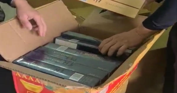 Bắt quả tang đối tượng mua thuốc lá không rõ nguồn gốc về bán kiếm lời trong dịp tết Nguyên đán