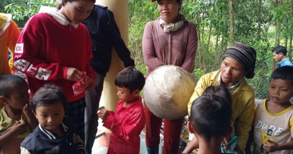 Niềm vui khi nước sạch về với buôn làng