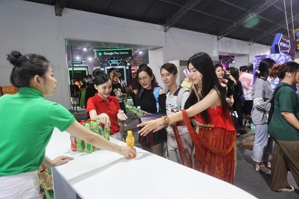 “Nước tăng lực quốc dân” gây bất ngờ tại sự kiện GameVerse 2024 “Nước tăng lực quốc dân” gây bất ngờ tại sự kiện GameVerse 2024