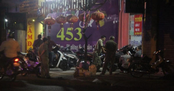 Nam thanh niên bị đâm chết do mời bia bàn kế bên