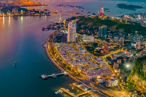 Xây dựng thương hiệu Quảng Ninh "giàu có, sạch đẹp"