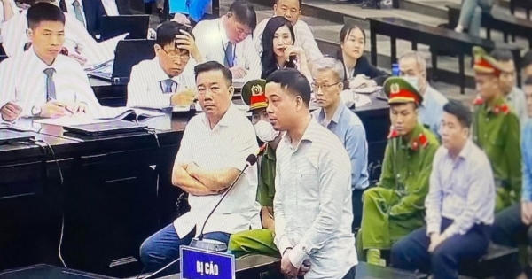 Vụ án "Chuyến bay giải cứu": Người nhận hối lộ 42,6 tỷ đồng nói mức án tử hình rất nghiệt nghã với bị cáo Vụ án "Chuyến bay giải cứu": Người nhận hối lộ 42,6 tỷ đồng nói mức án tử hình rất nghiệt nghã với bị cáo