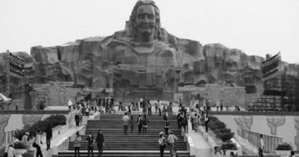“Không ai hiểu chiến tranh hơn những người mẹ”