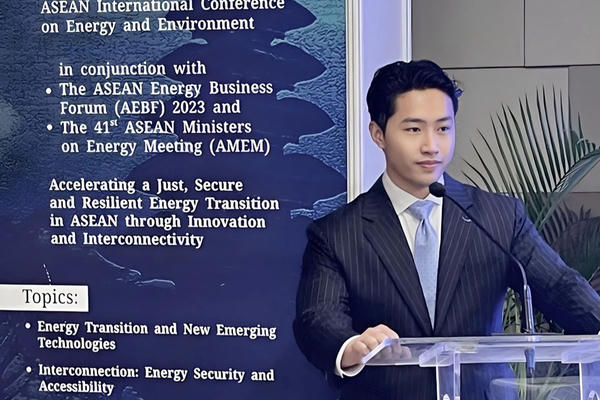 Khi thanh niên "nghiêm túc" với khí hậu