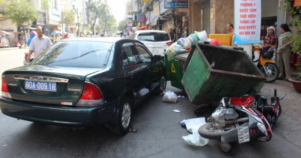 Phóng viên đi tác nghiệp, tiện thể bắt tên cướp giật