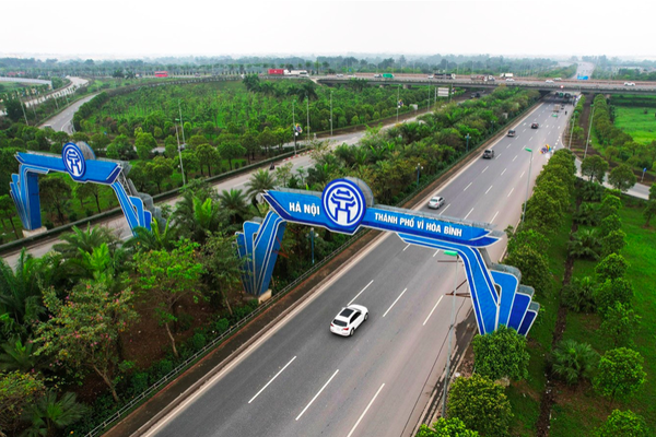 Đề xuất cấm xe tải chạy làn tốc độ cao nhất tuyến Đại lộ Thăng Long và Võ Nguyên Giáp ở Hà Nội từ ngày 20/9