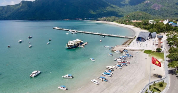 Đề xuất cấp hơn 2.500 tỷ đồng cho EVN kéo điện lưới ra Côn Đảo Đề xuất cấp hơn 2.500 tỷ đồng cho EVN kéo điện lưới ra Côn Đảo