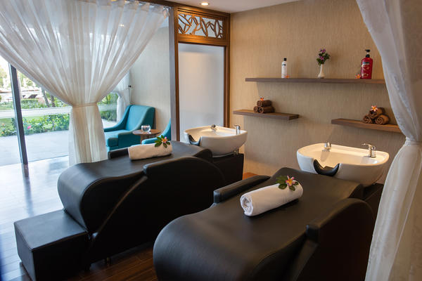 Kỳ nghỉ 5 sao cùng bữa sáng trong hồ bơi tại resort ven biển