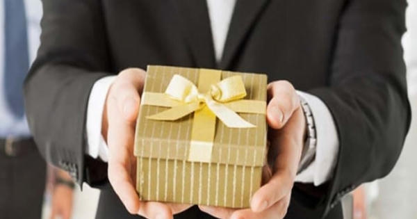 Những túi quà Tết tiền tỉ khiến hàng loạt 'sếp bự' dính vòng lao lí Những túi quà Tết tiền tỉ khiến hàng loạt 'sếp bự' dính vòng lao lí