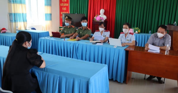 Xử phạt đối tượng chia sẻ thông tin bịa đặt về dịch bệnh Covid-19 Xử phạt đối tượng chia sẻ thông tin bịa đặt về dịch bệnh Covid-19