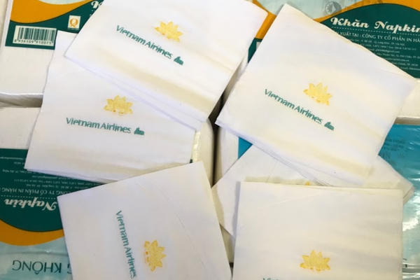 Giấy ăn nhãn hiệu Việt Nam Airline nghi bị làm giả Giấy ăn nhãn hiệu Việt Nam Airline nghi bị làm giả
