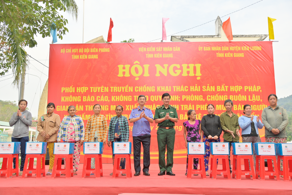 Kiên Giang: Hơn 600 cán bộ, nhân dân huyện Kiên Lương nghe tuyên truyền phổ biến giáo dục pháp luật