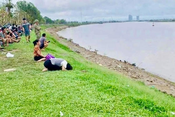 Tìm thấy thi thể 3 bố con mất tích sau nghi vấn nhảy cầu Bến Thủy tự tử