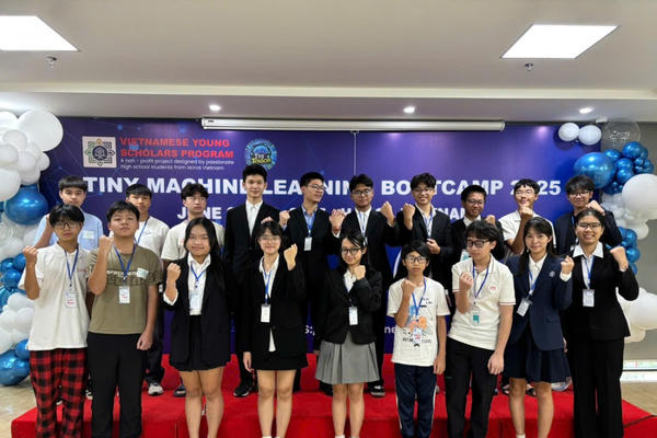 Tiny Machine Learning Bootcamp 2025: Học sinh không chỉ học mà còn làm chủ công nghệ Tiny Machine Learning Bootcamp 2025: Học sinh không chỉ học mà còn làm chủ công nghệ