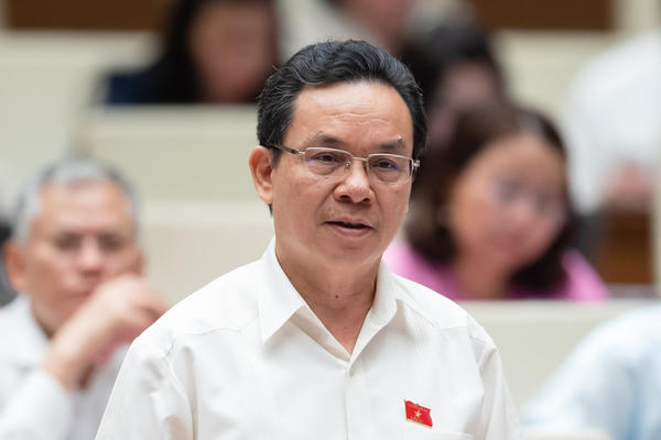 Đại biểu Quốc hội tranh luận về vấn đề sở hữu chung cư có thời hạn