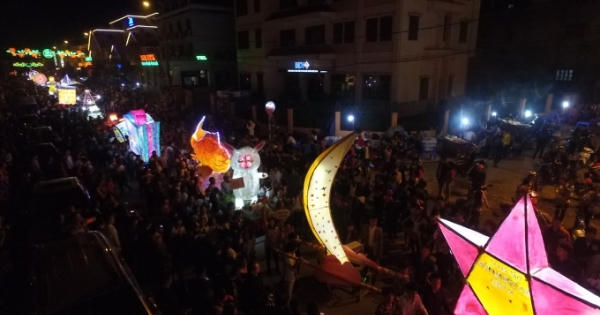 Sa Pa (Lào Cai): Tưng bừng tổ chức cuộc thi đèn Trung thu 2016