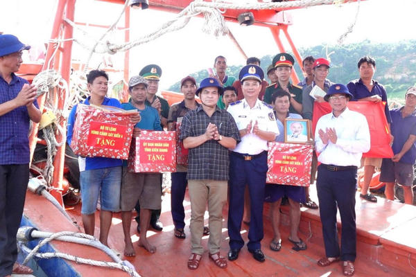 BTL Vùng Cảnh sát biển 4: Nhiều hoạt động ý nghĩa thắm tình quân dân nơi đảo tiền tiêu phía Tây Nam của Tổ quốc