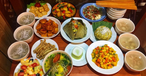 Bí quyết ăn “thả phanh” mà không lo tăng cân ngày Tết